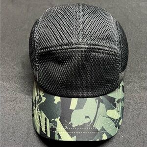 Lululemon hat! Rare! Floats!